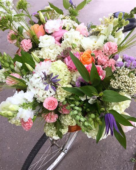 Flower delivery in Budapest — flowerMe.
